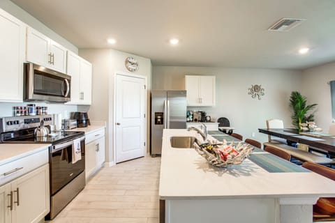 House (4 Bedrooms) | Interior