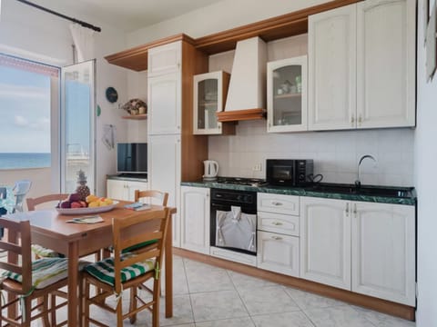 Apartment, 1 Bedroom, Balcony, Ocean View | Interior