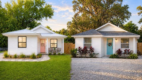 Two Homes, 1 booking, 0.3 miles apart. Homes for togetherness with privacy!