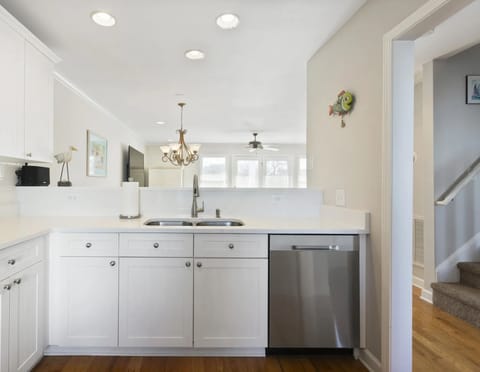 Open concept kitchen, newly remodeled