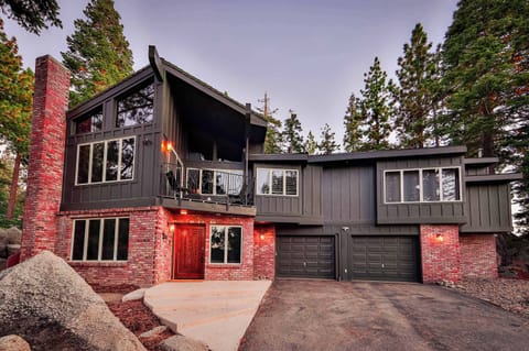 Sunset Cove - A charming mountain retreat with a rustic-modern blend