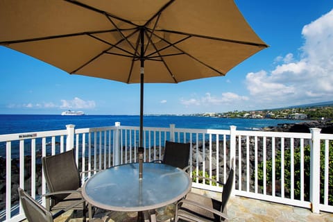 Oceanfront pool at Kona Shores, available for all guests.