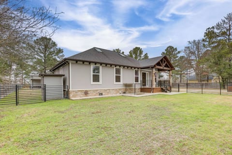 Hockley Vacation Rental | 3BR | 2BA | Stairs Required | 1,737 Sq Ft