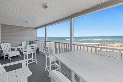 Luxury Condo, Beach View | Balcony