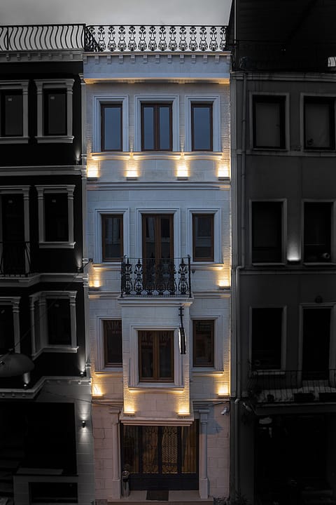 Front of property - evening/night