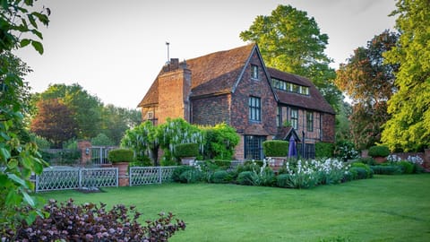 If you can pull yourself away, the delights of Oxford are just a 30-minute drive