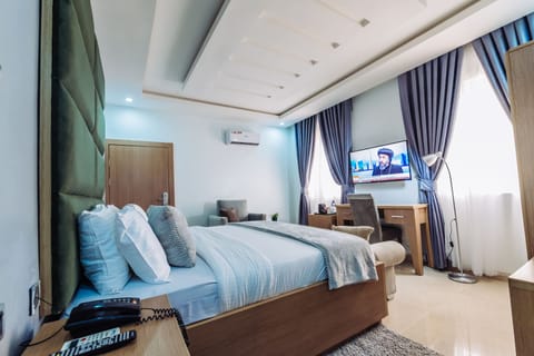 Exclusive Penthouse, City View | 1 bedroom, desk, free WiFi