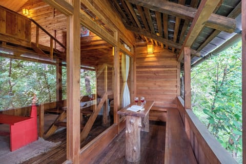 Deluxe Cottage, 1 Queen Bed, Balcony, Mountain View | Balcony