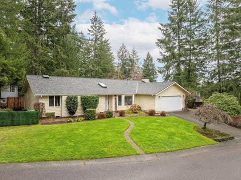 Welcome to The Fox Den, a delightful family-friendly home in a quiet, accessible West Olympia neighborhood. 