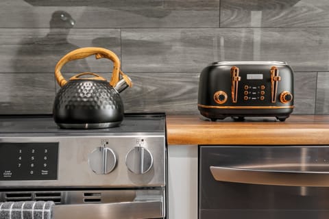 Deluxe Studio Suite | Microwave