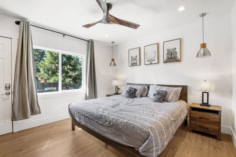 Deluxe Studio Suite | Iron/ironing board, free WiFi