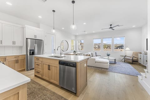 Townhome, 4 Bedrooms | Interior