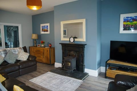 5d3ba9aa d184 41c9 b966 c0dcf8e20a09