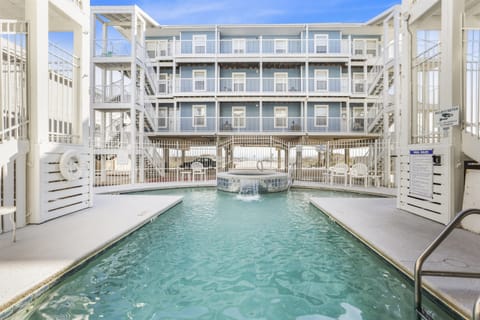 Pool & Hot Tub