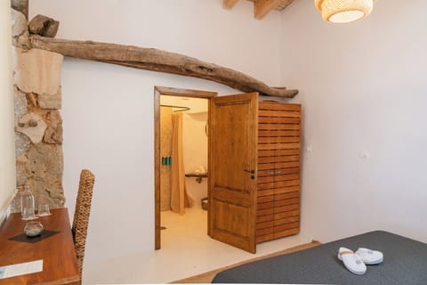 Double Room | Bathroom | Shower, hair dryer, towels, soap