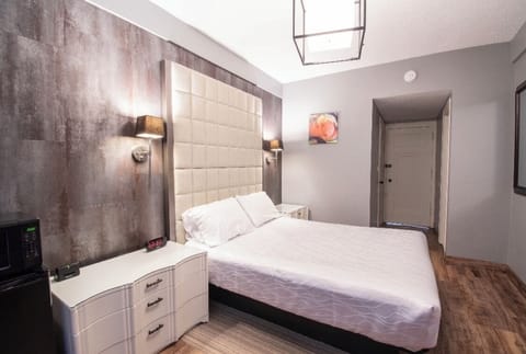 Deluxe Single Room, City View | Desk, laptop workspace, free WiFi