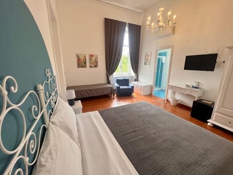 Comfort Double or Twin Room, Garden View | In-room safe, blackout drapes, iron/ironing board, free WiFi