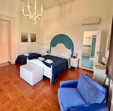 Comfort Triple Room | In-room safe, blackout drapes, iron/ironing board, free WiFi