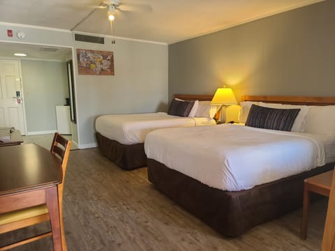 Double Room | Desk, iron/ironing board, free WiFi