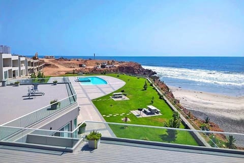 Deck view - Pool and beach access