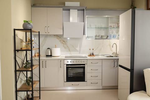 Fully-equipped kitchen