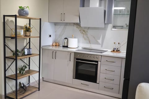 Fully-equipped kitchen