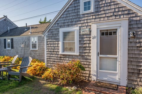 Welcome to cottage 22- Summer Wind