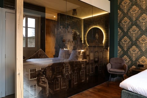 Deluxe Double Room, Garden View | Bathroom | Hair dryer, towels, soap, shampoo
