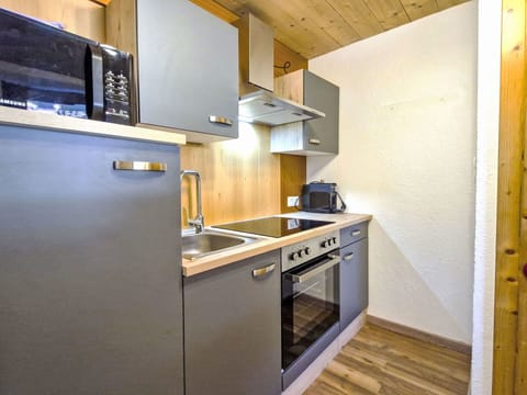 Countertop, Interior Design, Kitchen, Major Appliance, Flooring, Plumbing Fixture, Kitchen Appliance, Cabinetry, Room, Floor