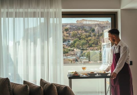 Iconic Suite (Acropolis View) | Egyptian cotton sheets, premium bedding, minibar, in-room safe