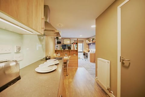 Studio, Non Smoking | Private kitchen | Electric kettle, toaster