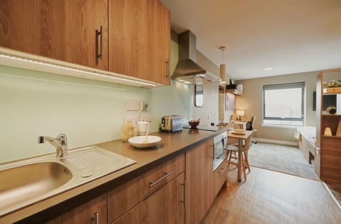 Studio, Non Smoking | Private kitchen | Electric kettle, toaster