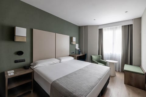 Minibar, in-room safe, desk, free WiFi