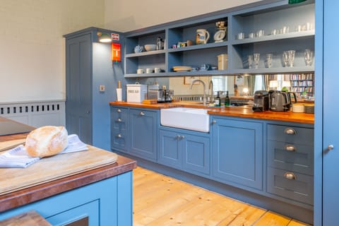 Belchamp Hall Hayloft and Stables, Belchamp Walter: Kitchen on ground floor of the Stables