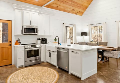 Culinary dreams come true here! Enjoy our modern amenities and spacious kitchen