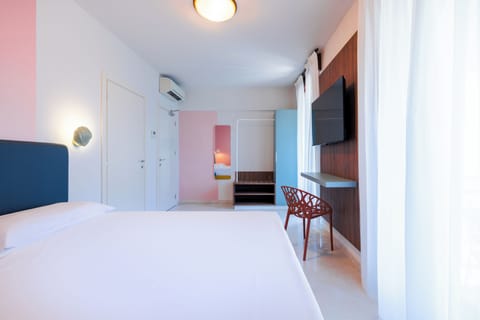 Superior Double Room, Balcony, Lake View | In-room safe, soundproofing, free WiFi, bed sheets