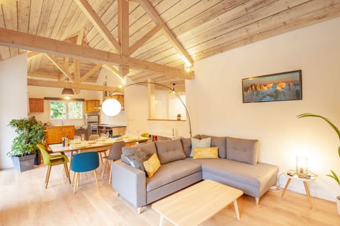 Comfort House, 3 Bedrooms, Garden View | Living area | TV