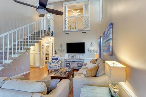 Living Room | 1st Floor | Smart TV | Free WiFi | Board Games