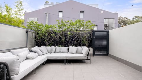 Enjoy fresh air in comfort.