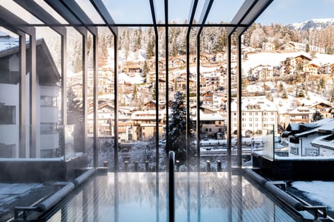 Couples treatment rooms, sauna, hot tub, steam room, Turkish bath