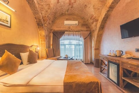 Deluxe Room, City View | Premium bedding, Select Comfort beds, minibar, in-room safe