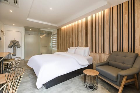 Signature Double Room | Select Comfort beds, free WiFi, bed sheets