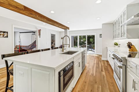 50 Stoney Creek - Kitchen