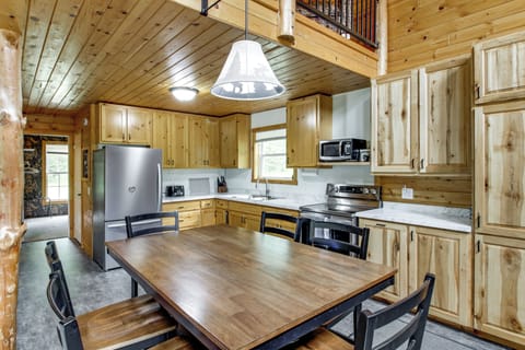 House (4 Bedrooms) | Interior