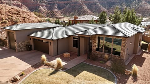 Welcome to Red Rock Retreat at La Estancia!