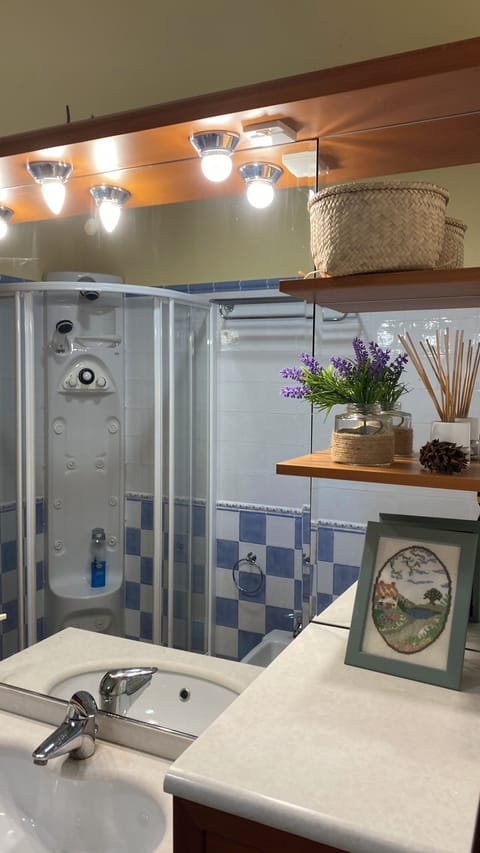 Shared Dormitory, 1 Bedroom, Smoking, Mountain View | Bathroom