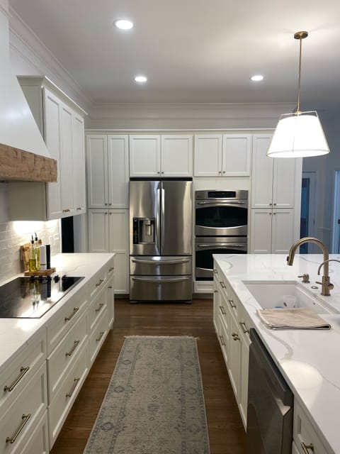 Kitchen (Main Level)