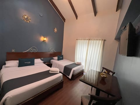 Comfort Room, Private Bathroom | Desk, laptop workspace, soundproofing, free WiFi
