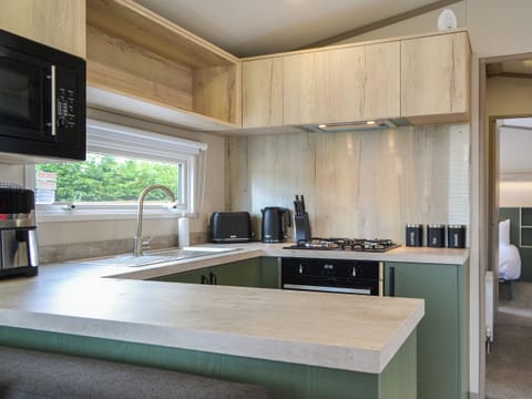 Kitchen | Pine Meadows Retreat - Harwood Properties, Wilberfoss