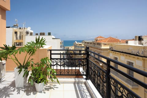 Deluxe Suite, Sea View | Terrace/patio